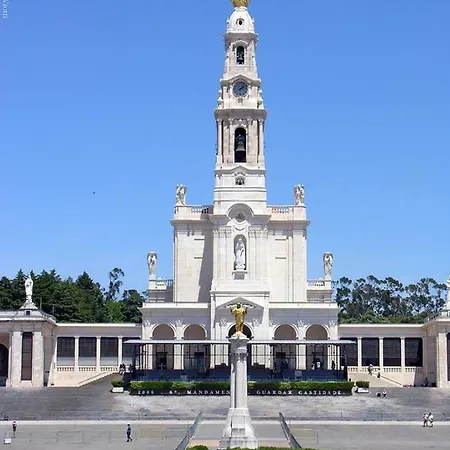 Apartamento 300 Metros Do Santuario De Fatima T4 Exterior photo