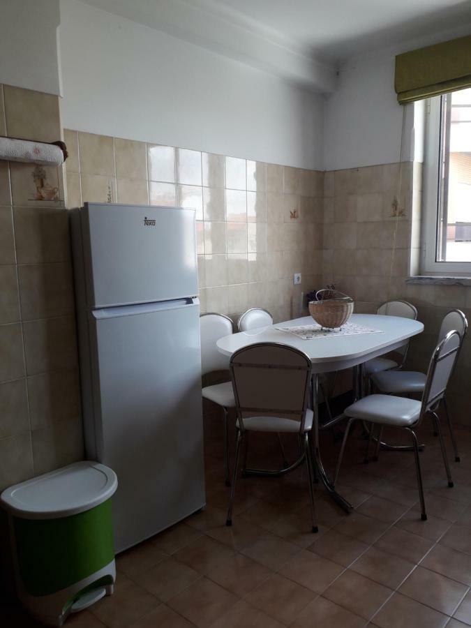300 Metros Do Santuario De T4 Apartment Fatima
