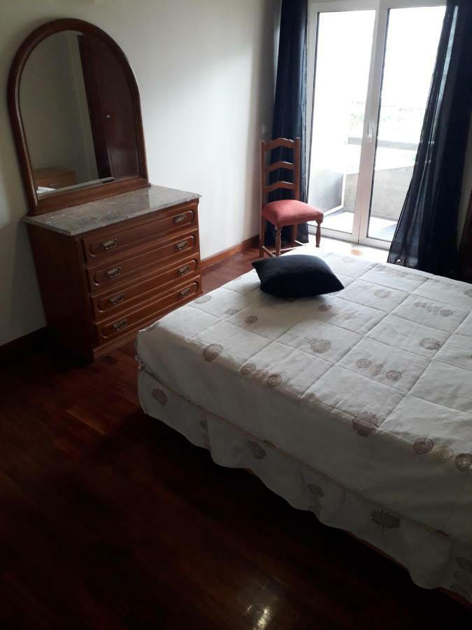 Apartment 300 Metros Do Santuario De T4 Fatima